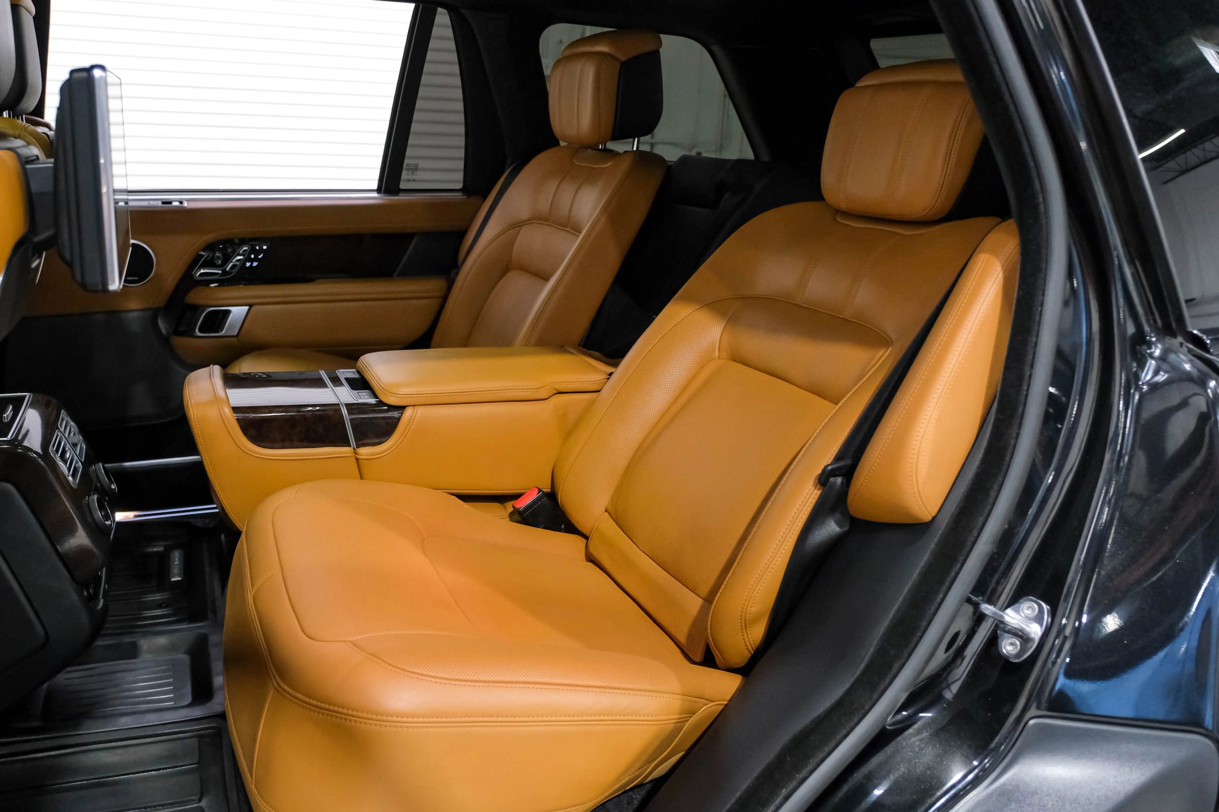 Used 2019 Land Rover Range Rover Long Wheelbase Autobiography image 17