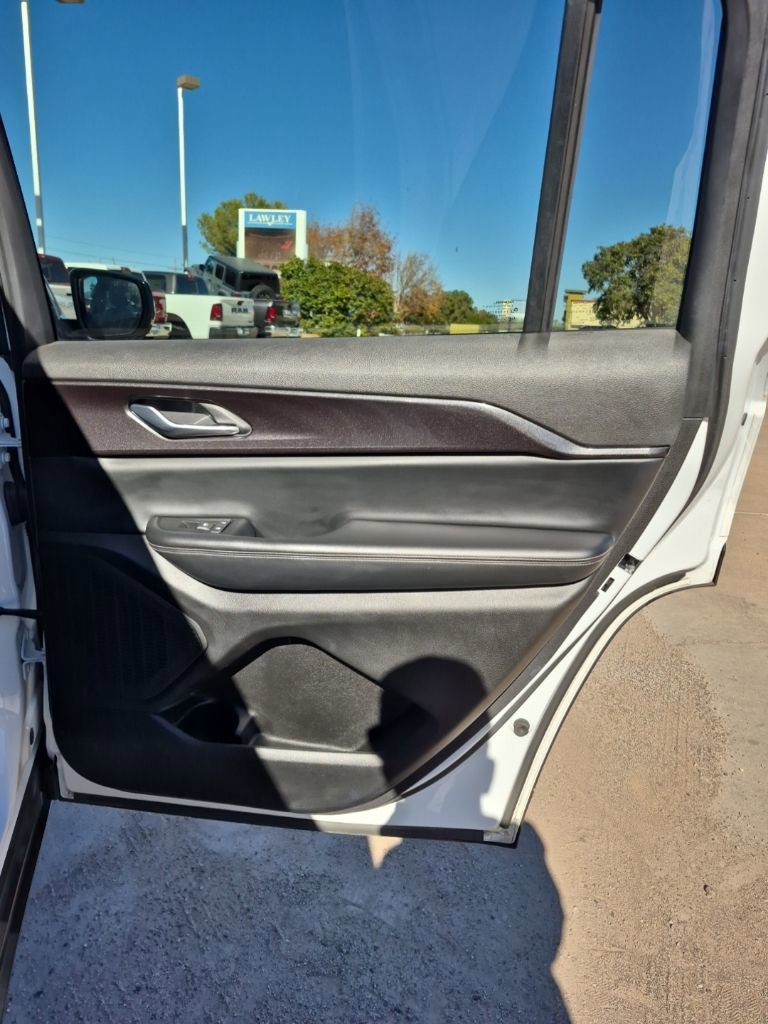 Used 2023 Jeep Grand Cherokee L Altitude AWD/4WD image 21
