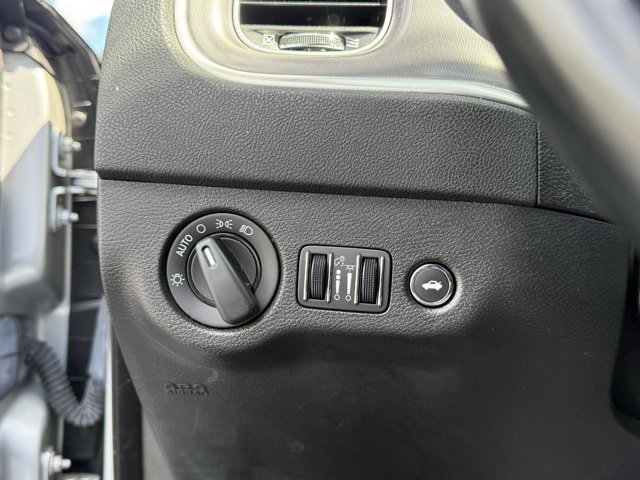 Used 2022 Dodge Charger SXT image 19