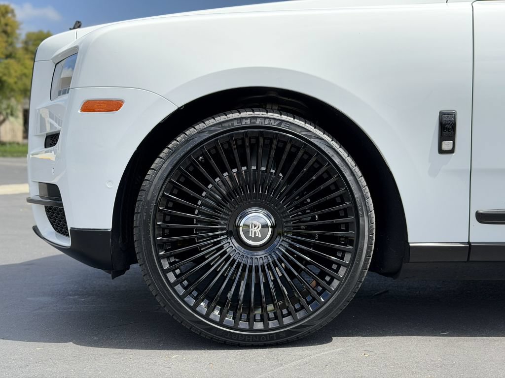 Used 2021 Rolls-Royce Cullinan AWD/4WD image 48