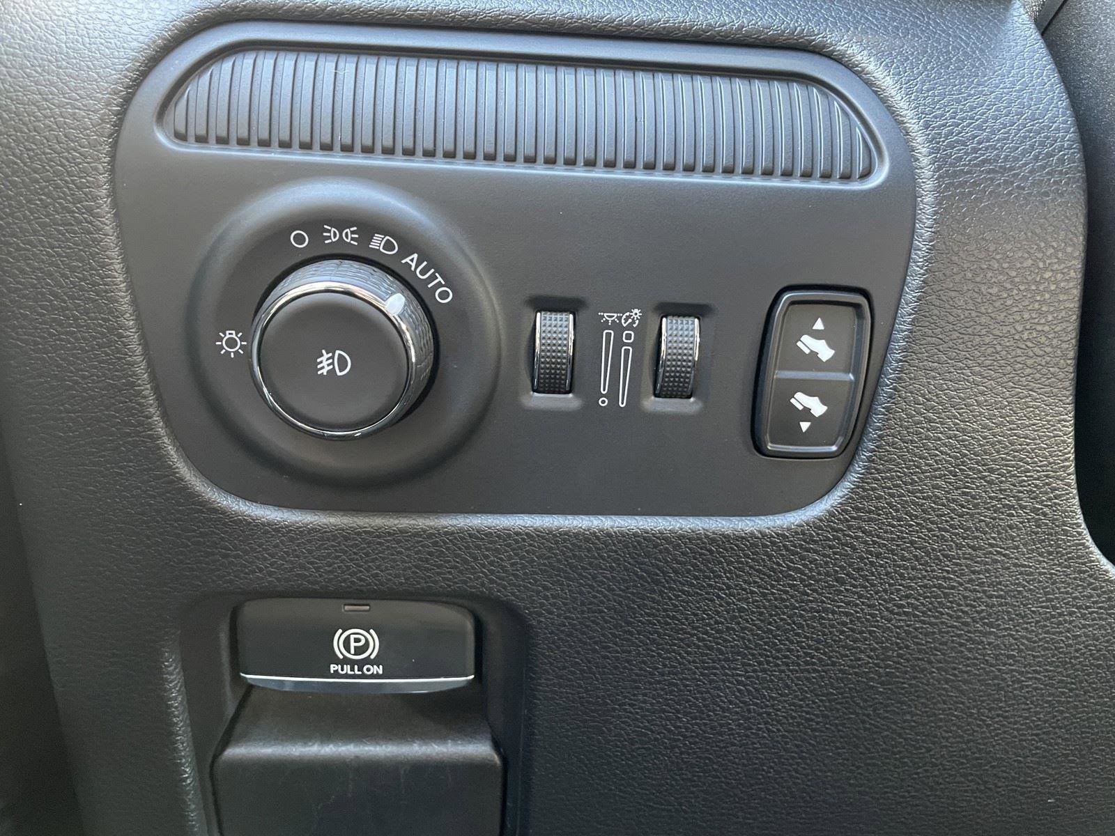 Certified 2024 Jeep Wagoneer Series III image 31