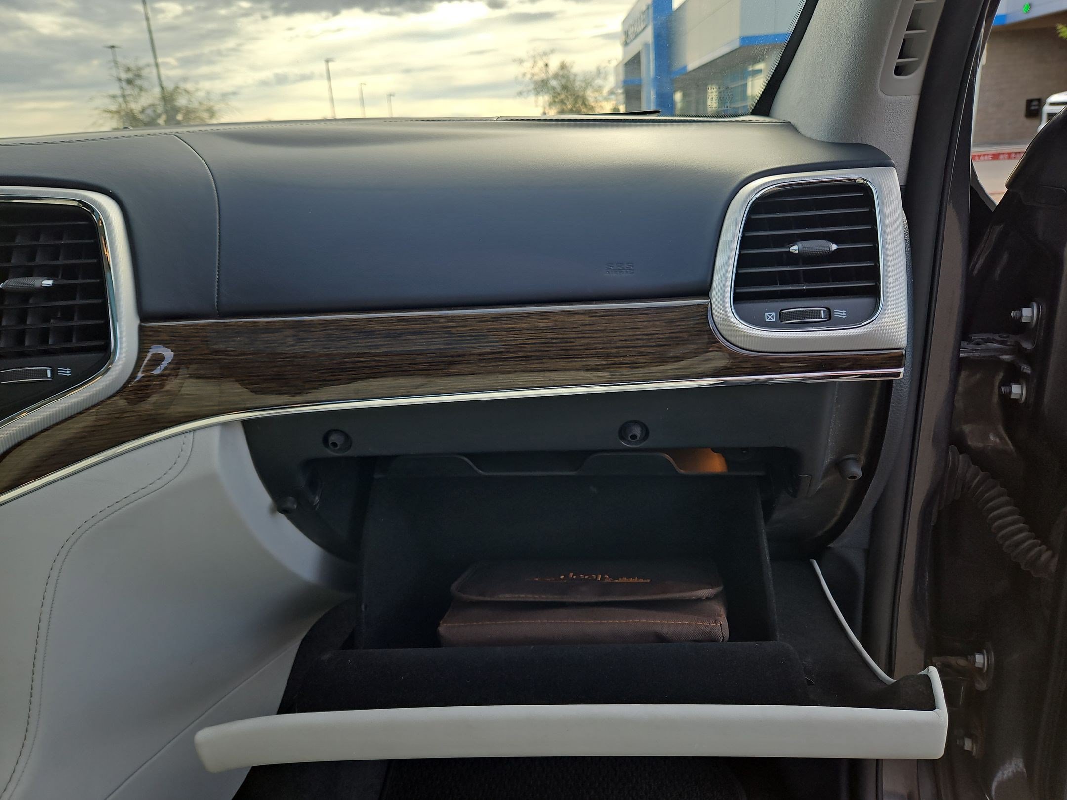 Used 2018 Jeep Grand Cherokee Summit AWD/4WD image 32