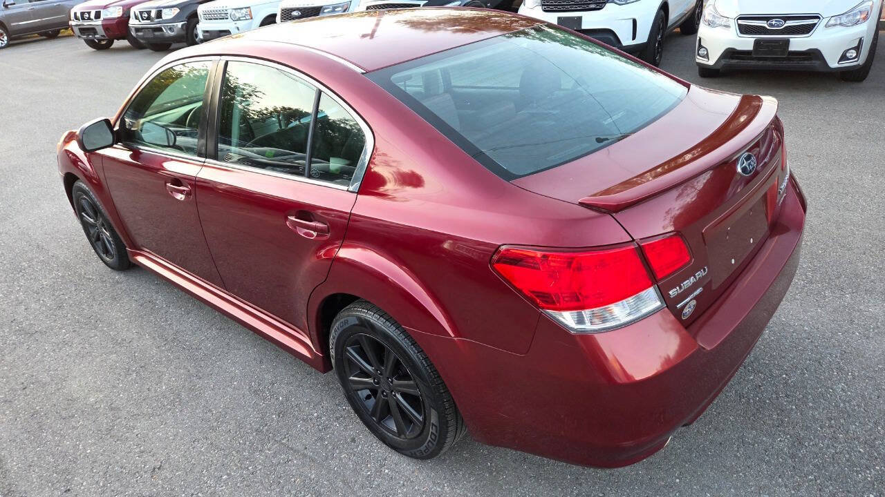 Used 2010 Subaru Legacy 2.5i Premium AWD/4WD image 11