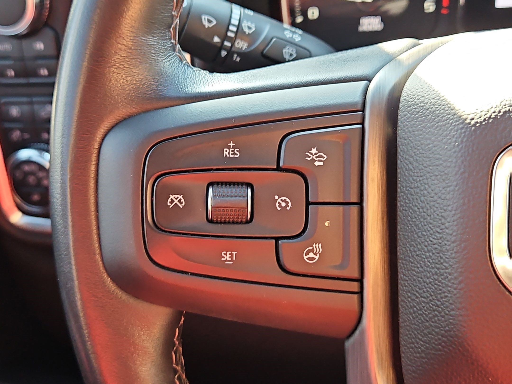 Certified 2022 GMC Sierra 3500 Denali w/ Denali Ultimate Package AWD/4WD image 17