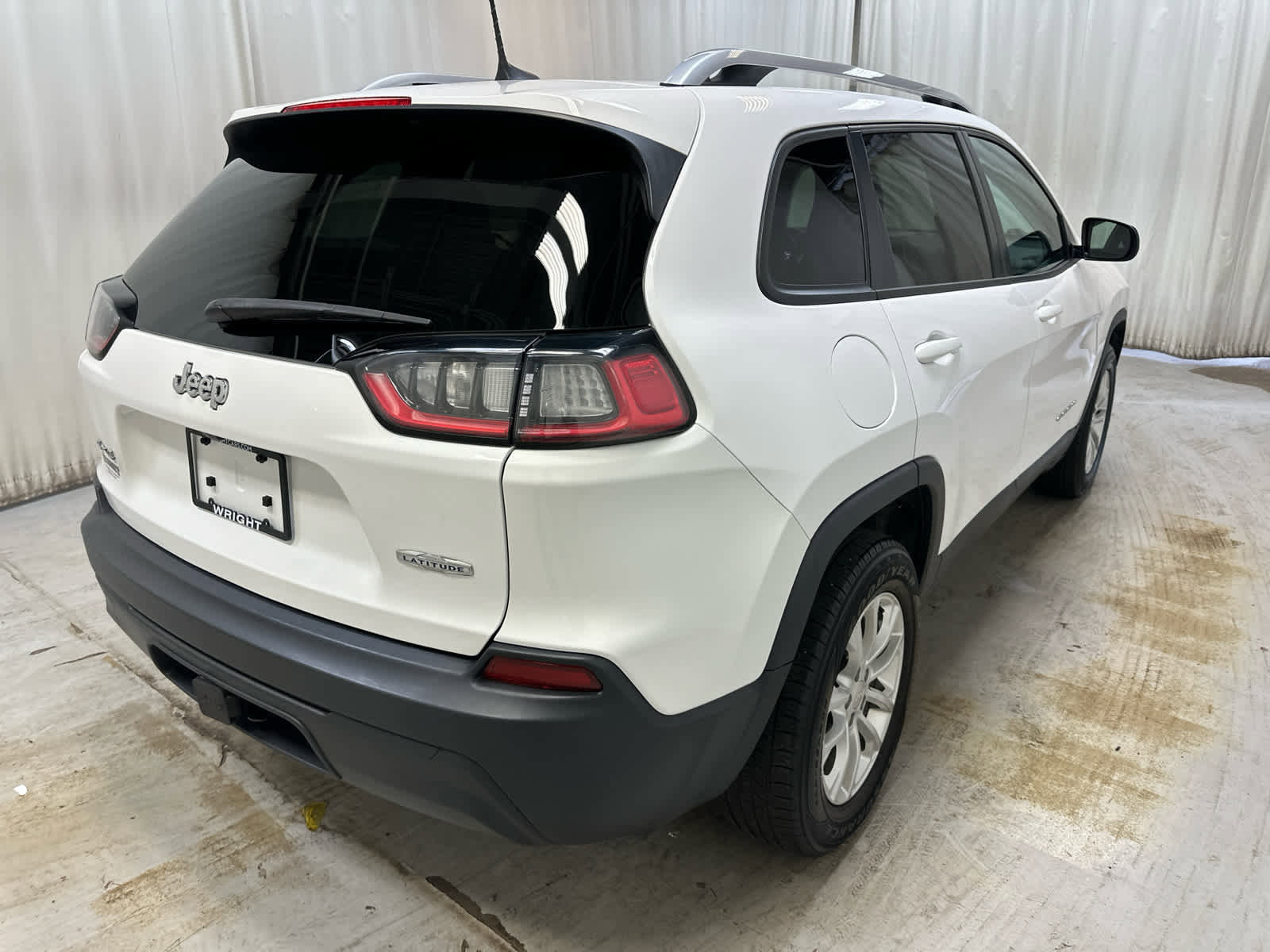 Used 2020 Jeep Cherokee Latitude w/ Cold Weather Group image 10