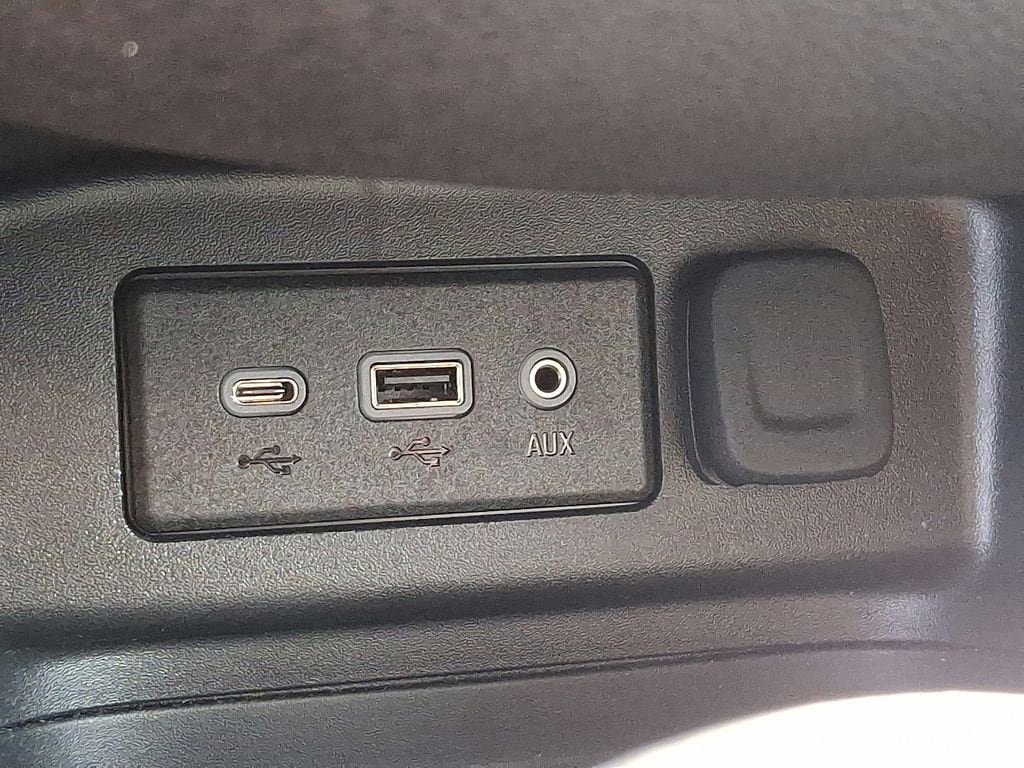 Used 2023 Chevrolet Equinox LT AWD/4WD image 24