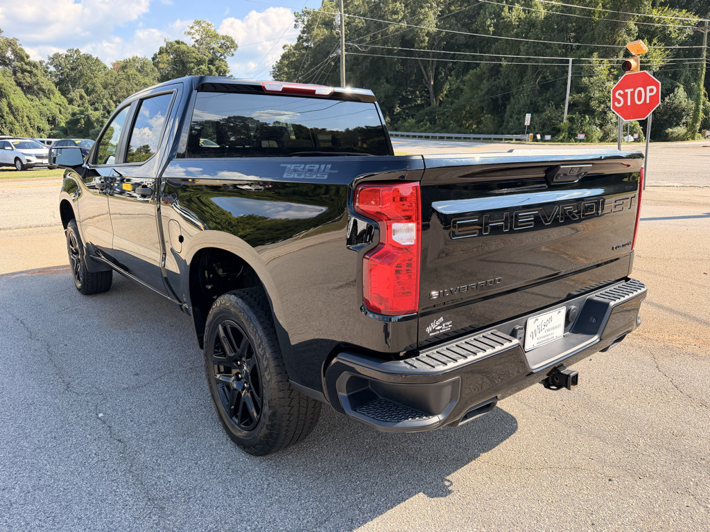 Used 2025 Chevrolet Silverado 1500 Custom Trail Boss w/ Dark Appearance Package AWD/4WD image 4