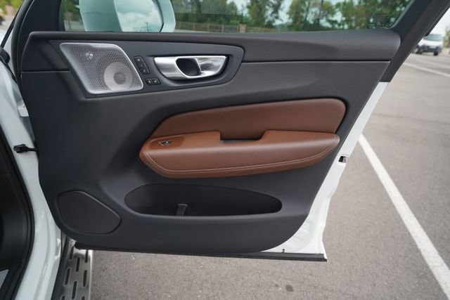 Used 2023 Volvo XC60 T8 Ultimate w/ Climate Package image 18