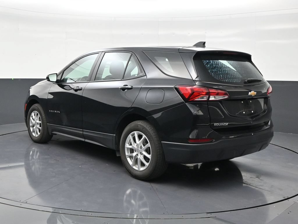 Used 2024 Chevrolet Equinox LS FWD image 3