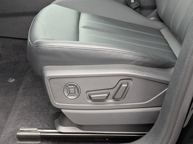Used 2025 Audi Q5 Premium w/ Convenience Package AWD/4WD image 13