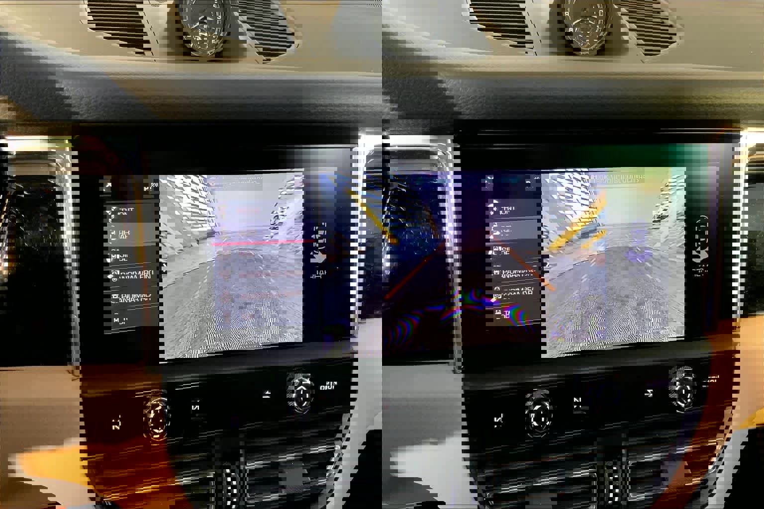 Used 2025 Porsche Macan image 31