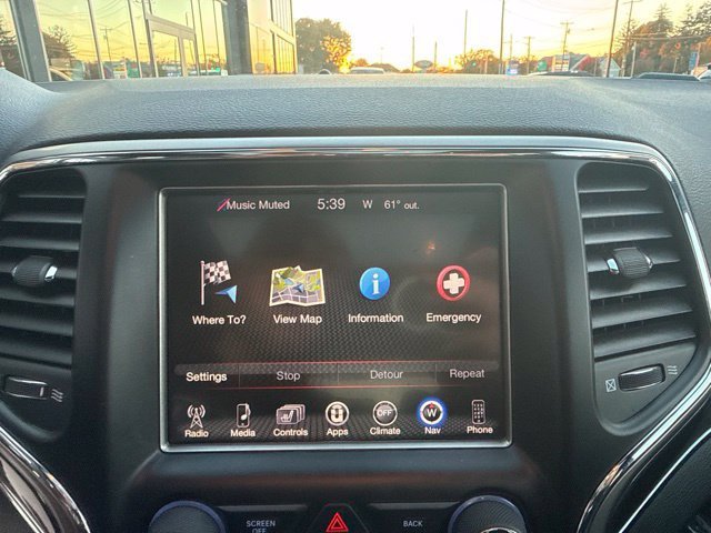 Used 2017 Jeep Grand Cherokee Trailhawk w/ Trailhawk Luxury Group AWD/4WD image 20