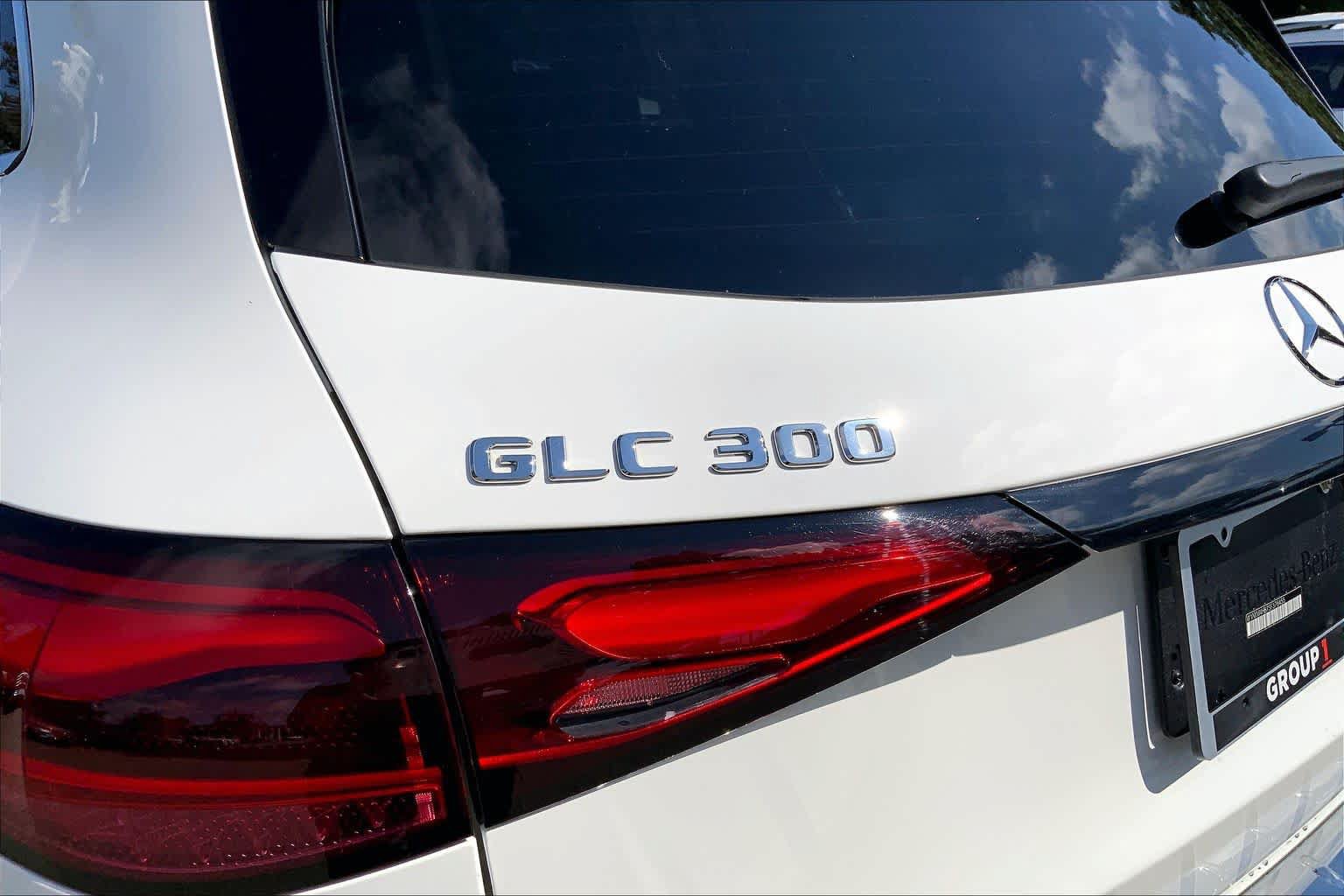 Used 2025 Mercedes-Benz GLC 300 4MATIC image 10