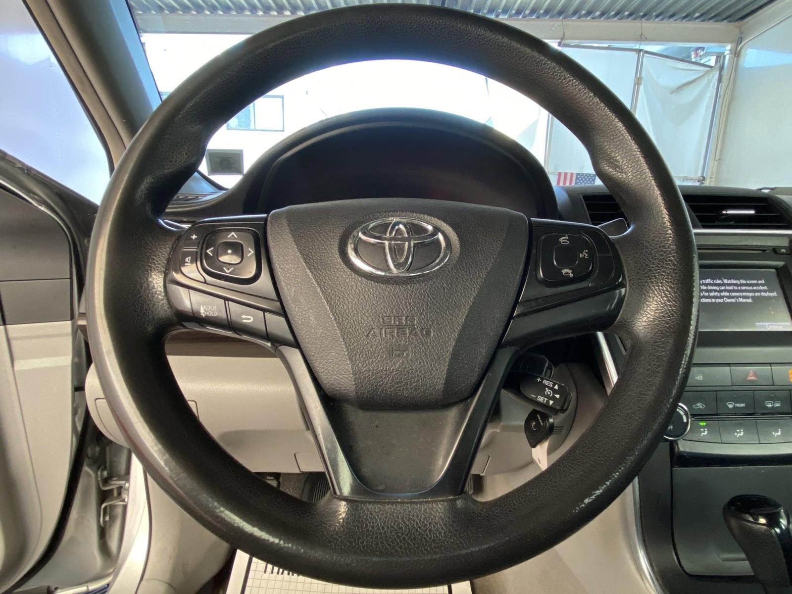 Used 2015 Toyota Camry LE FWD image 21