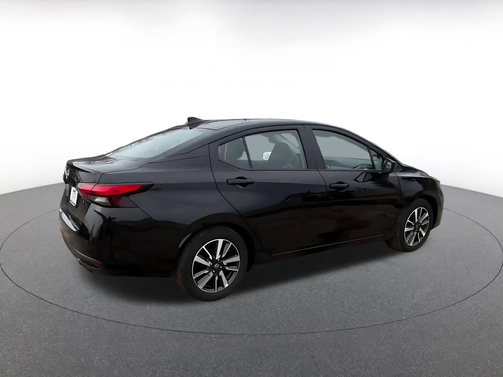 Used 2025 Nissan Versa SV image 15