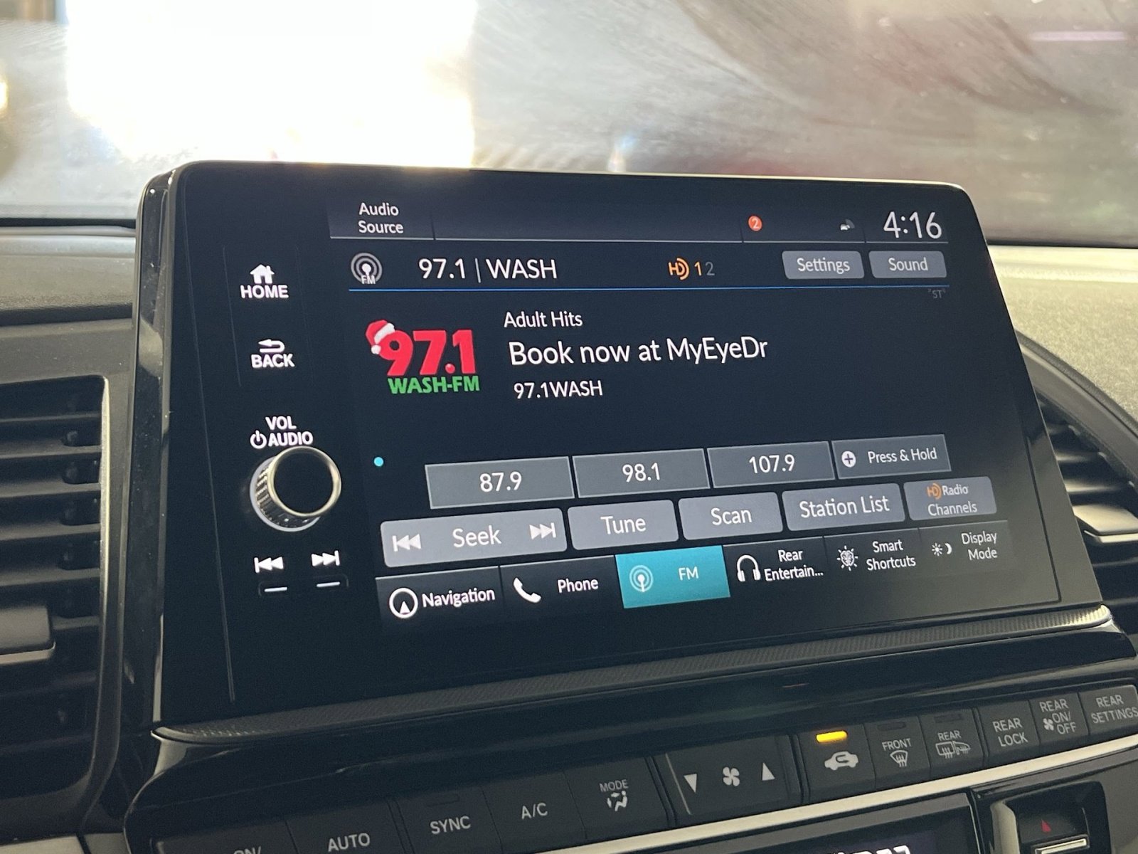 Used 2025 Honda Odyssey Touring image 18