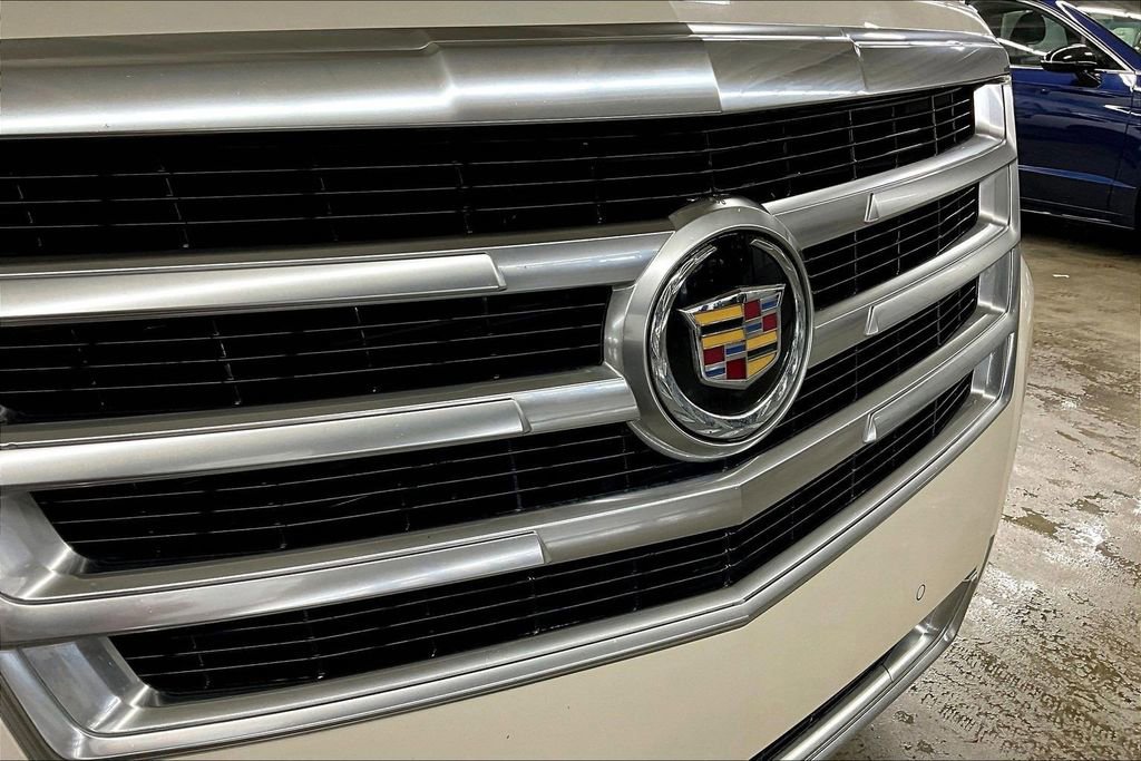 Used 2015 Cadillac Escalade Luxury image 34