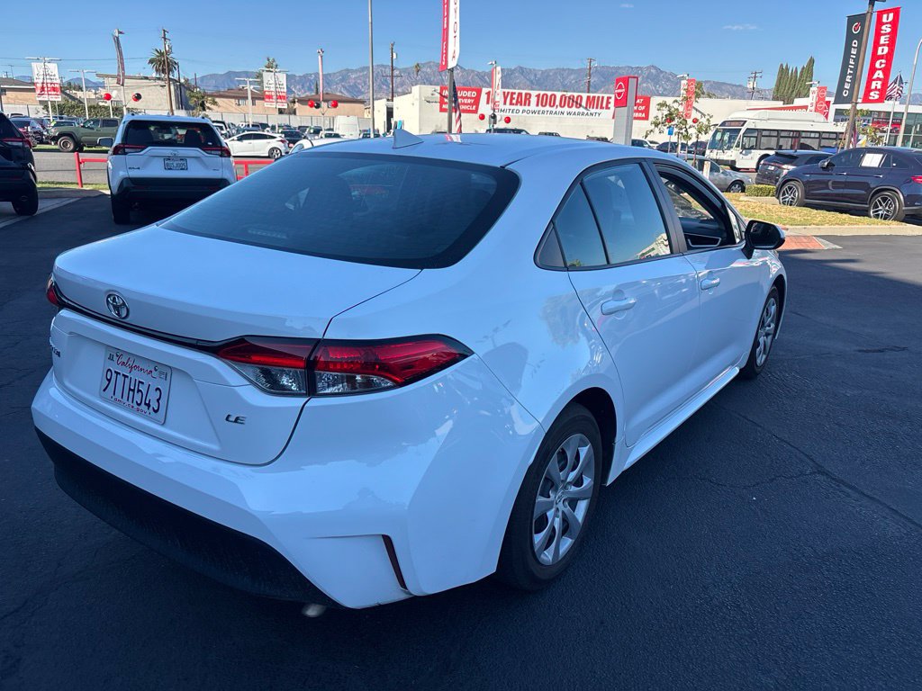 Used 2025 Toyota Corolla LE FWD image 4