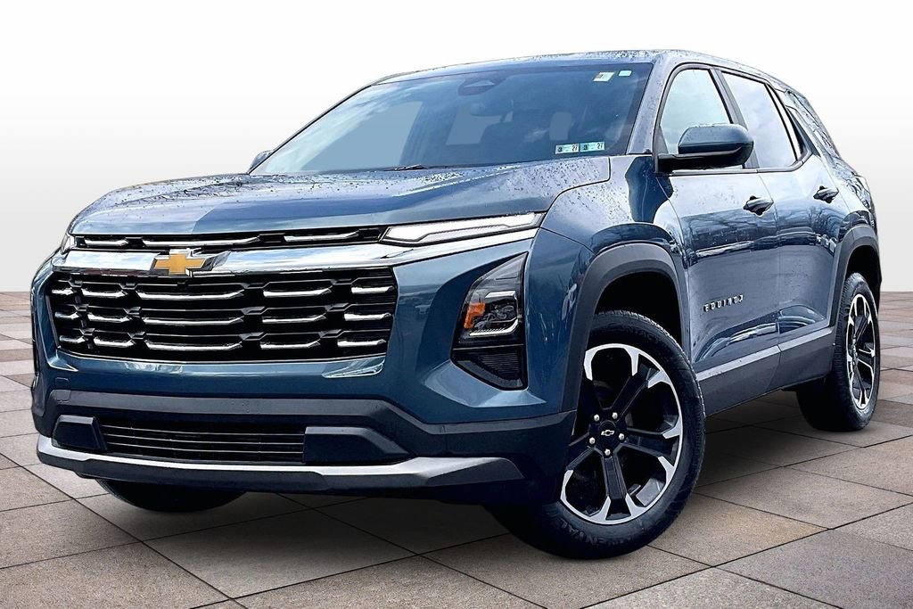 Used 2025 Chevrolet Equinox LT image 2