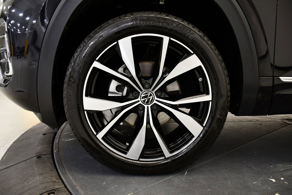 Used 2024 Volkswagen Atlas SEL Premium R-Line image 15
