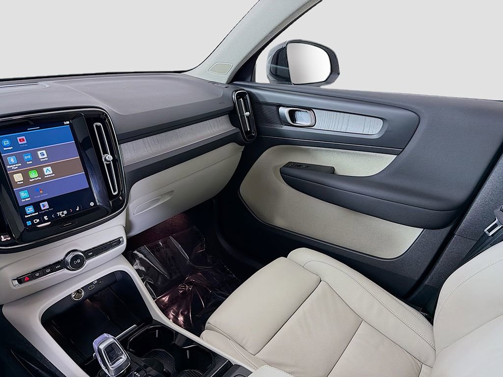 Used 2023 Volvo XC40 B5 Plus w/ Driver Assist Package image 28