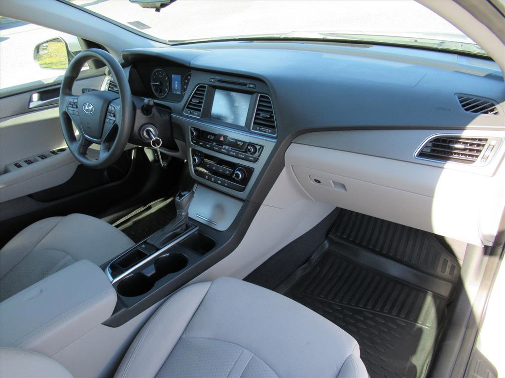 Used 2016 Hyundai Sonata SE image 10