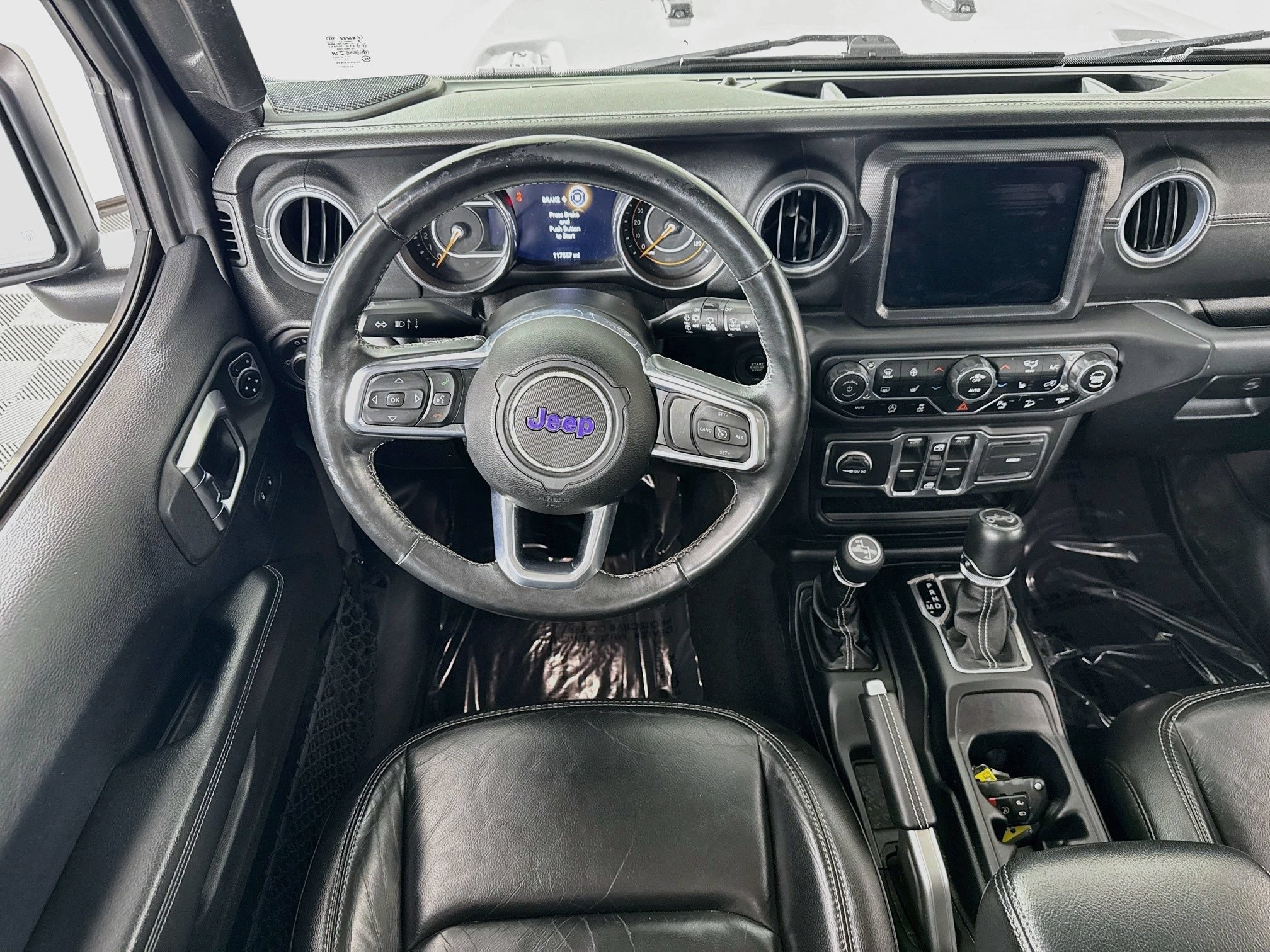 Used 2018 Jeep Wrangler Unlimited Sahara w/ Uconnect 4C Nav & Sound Group AWD/4WD image 18