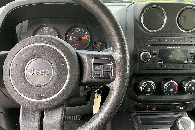 Used 2016 Jeep Patriot Sport w/ Power Value Group AWD/4WD image 12