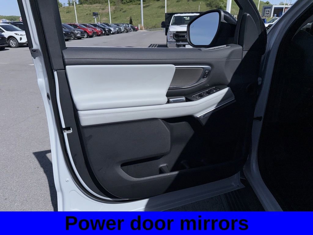 Used 2025 Ford Expedition Platinum AWD/4WD image 14