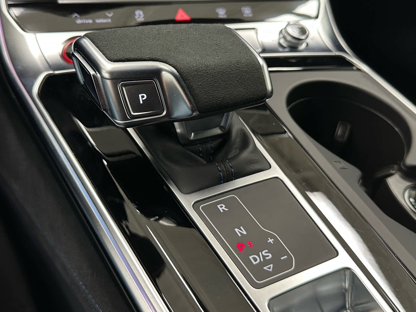 Used 2025 Audi RS 6 performance image 29