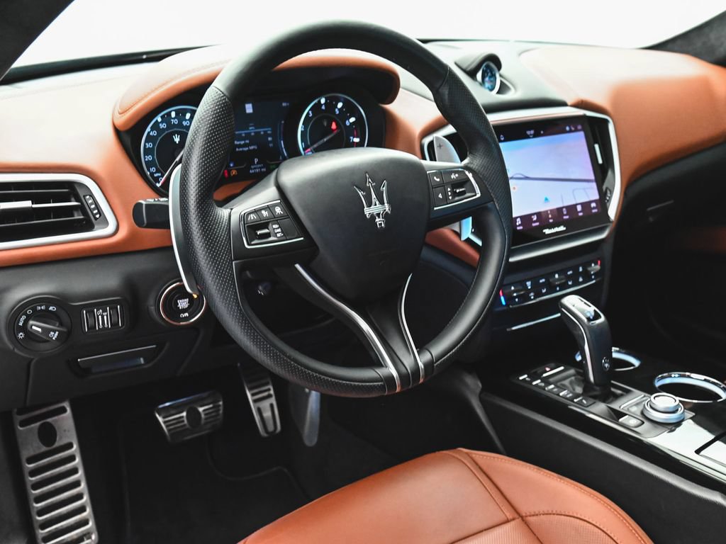 Used 2023 Maserati Ghibli Modena Q4 AWD/4WD image 14