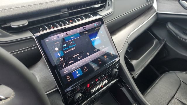 Certified 2023 Jeep Grand Cherokee L Limited w/ Luxury Tech Group II image 16