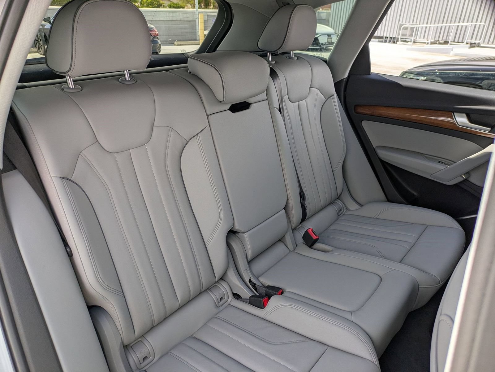 Used 2023 Audi Q5 e Premium w/ Convenience Package AWD/4WD image 29
