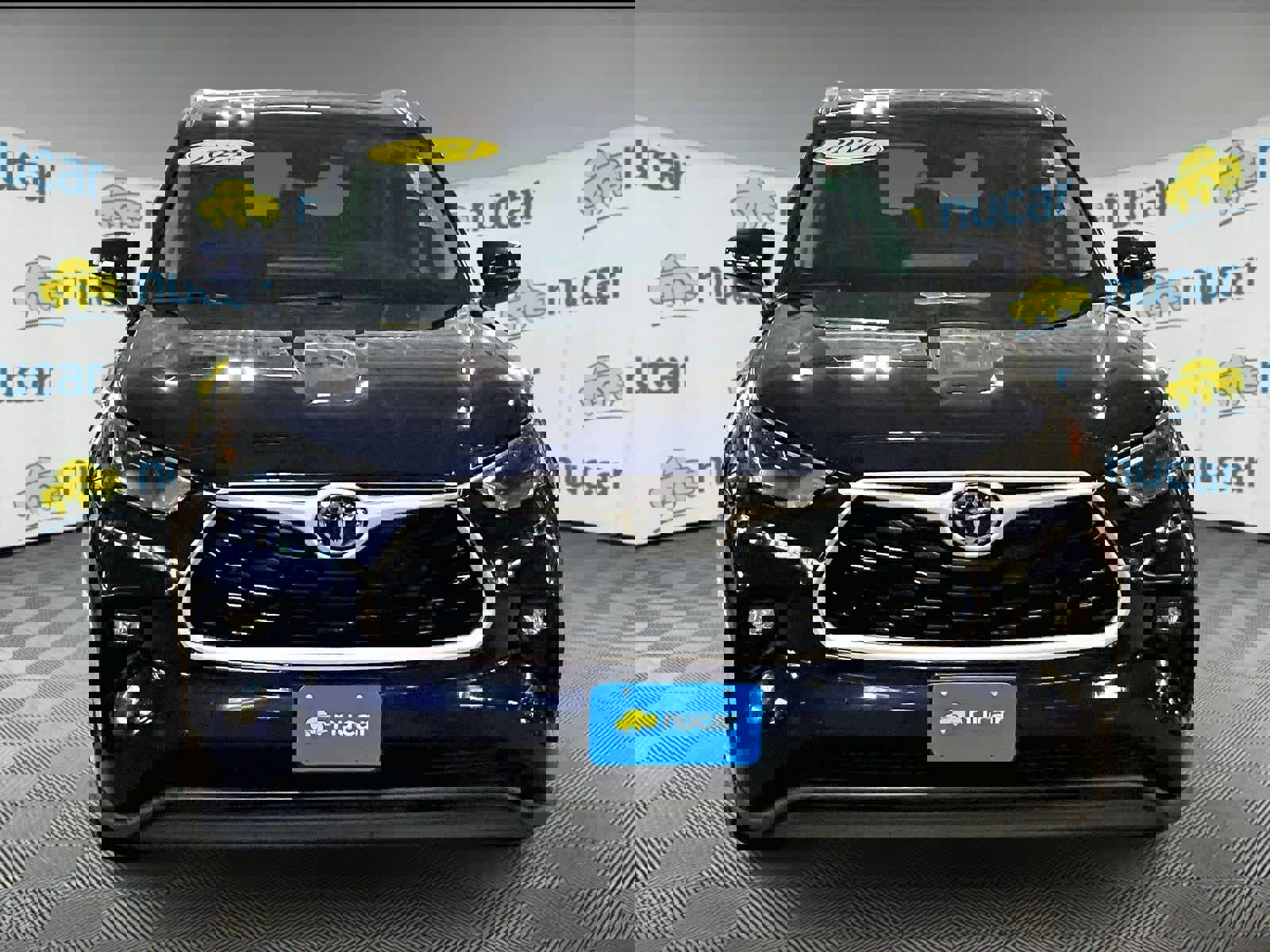 Used 2024 Toyota Highlander XLE image 2