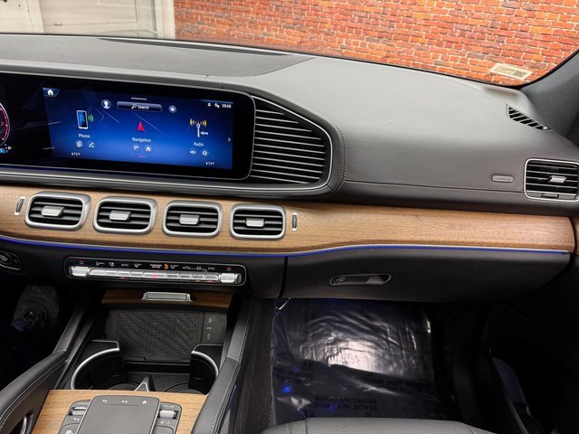 Used 2025 Mercedes-Benz GLS 450 4MATIC image 17