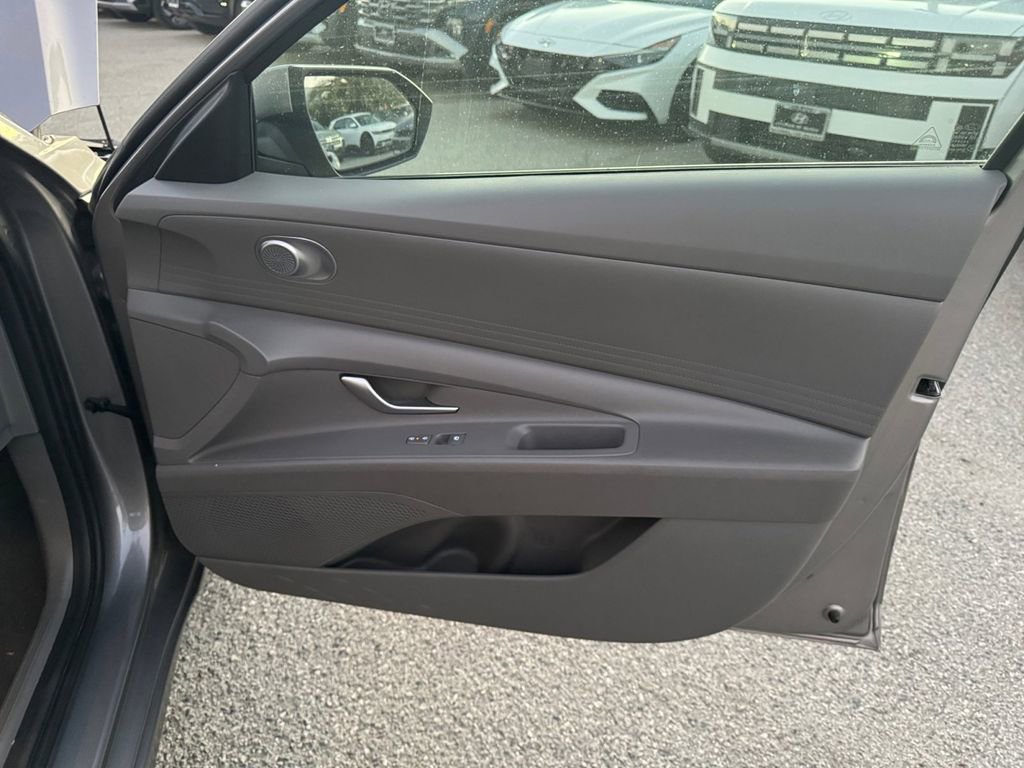 Used 2024 Hyundai Elantra SEL image 27