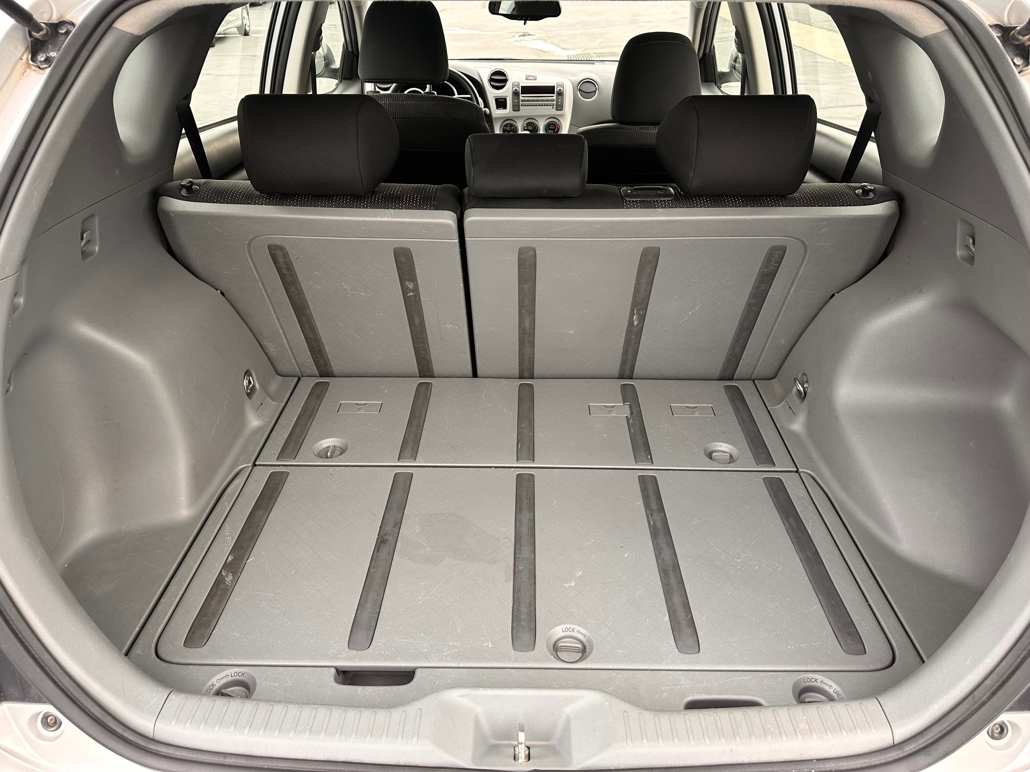 Used 2009 Pontiac Vibe AWD w/ Preferred Package image 8
