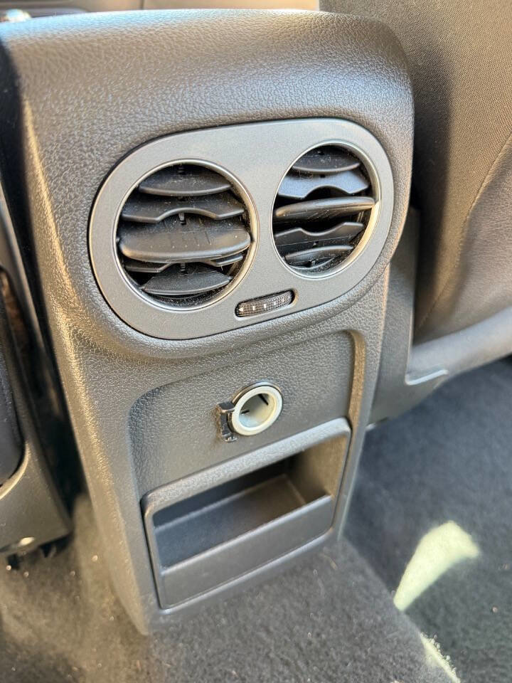 Used 2015 Volkswagen Tiguan S image 23