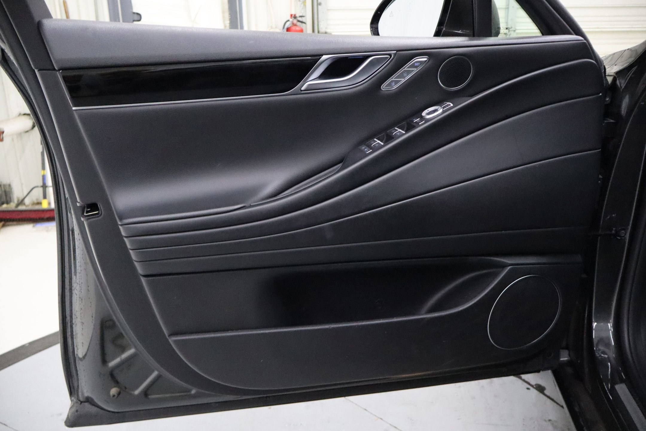 Used 2023 Genesis G80 2.5T image 13