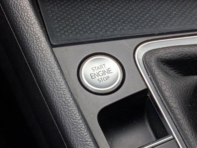 Used 2023 Volkswagen Jetta SE w/ Panoramic Sunroof Package image 14