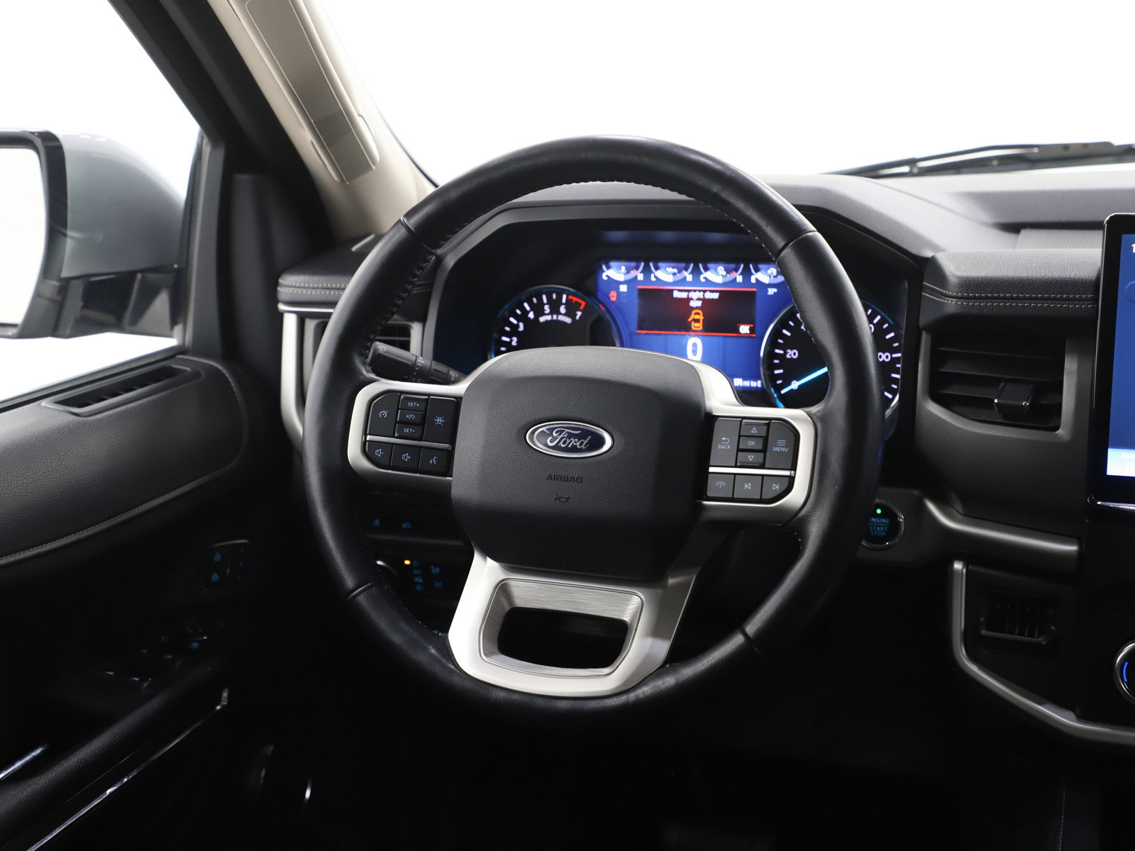 Used 2023 Ford Expedition Max XLT image 15
