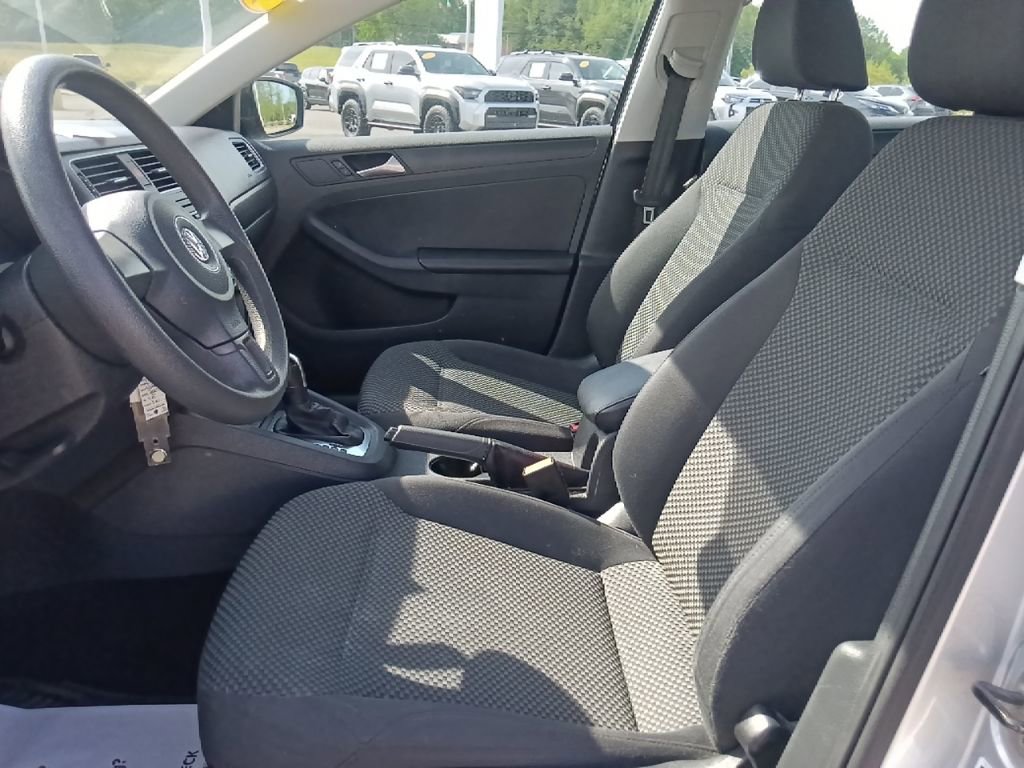 Used 2013 Volkswagen Jetta S FWD image 17