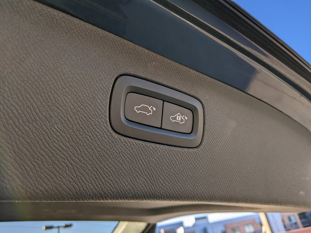 Certified 2023 Volvo XC90 B6 Plus w/ Protection Package image 29