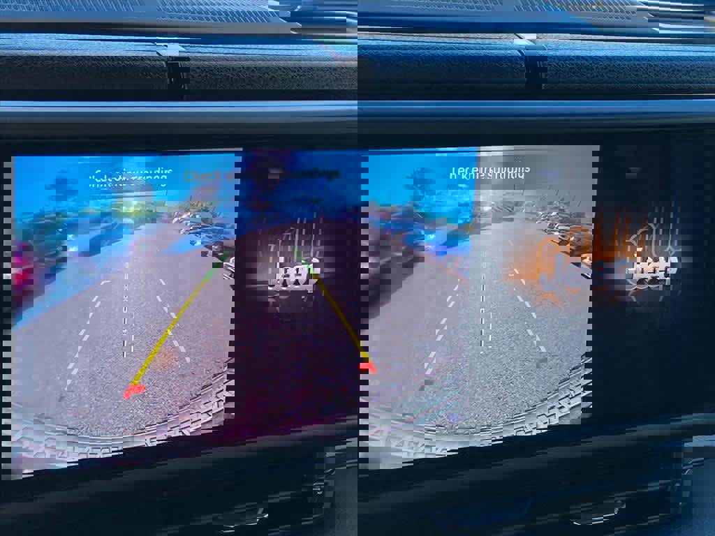 Used 2024 Jeep Wrangler Unlimited image 17