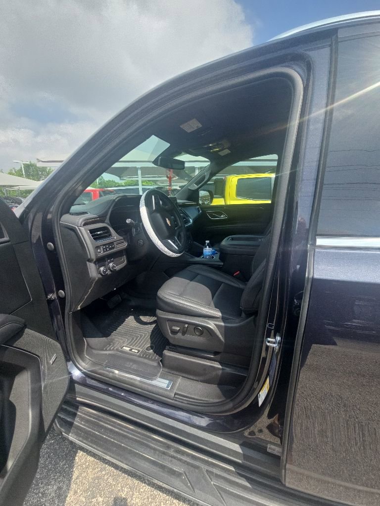 Used 2022 Chevrolet Tahoe LT w/ Luxury Package RWD image 5