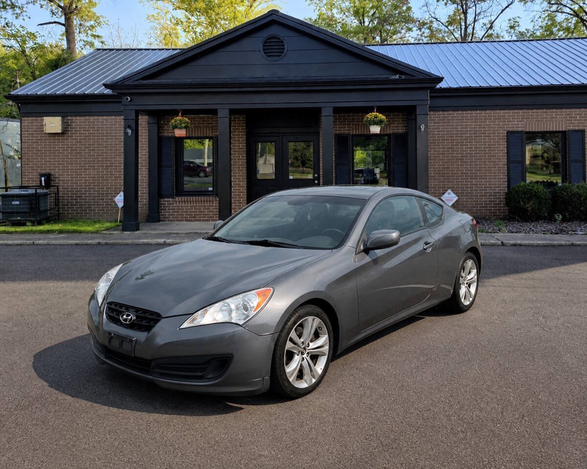 Used 2010 Hyundai Genesis 2.0T RWD image 2
