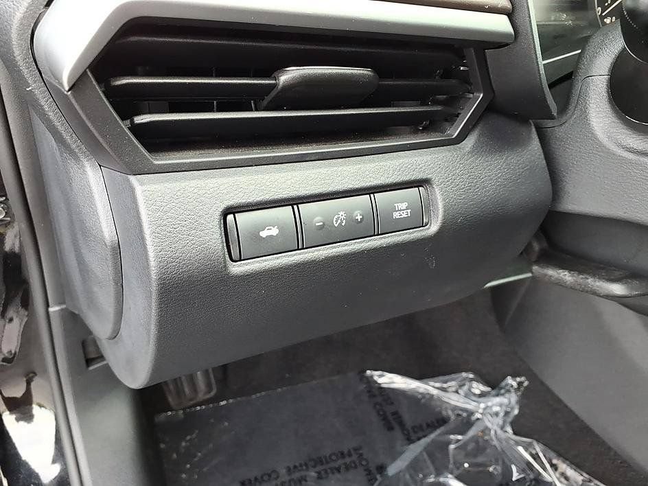 Used 2023 Nissan Altima 2.5 SV FWD image 18