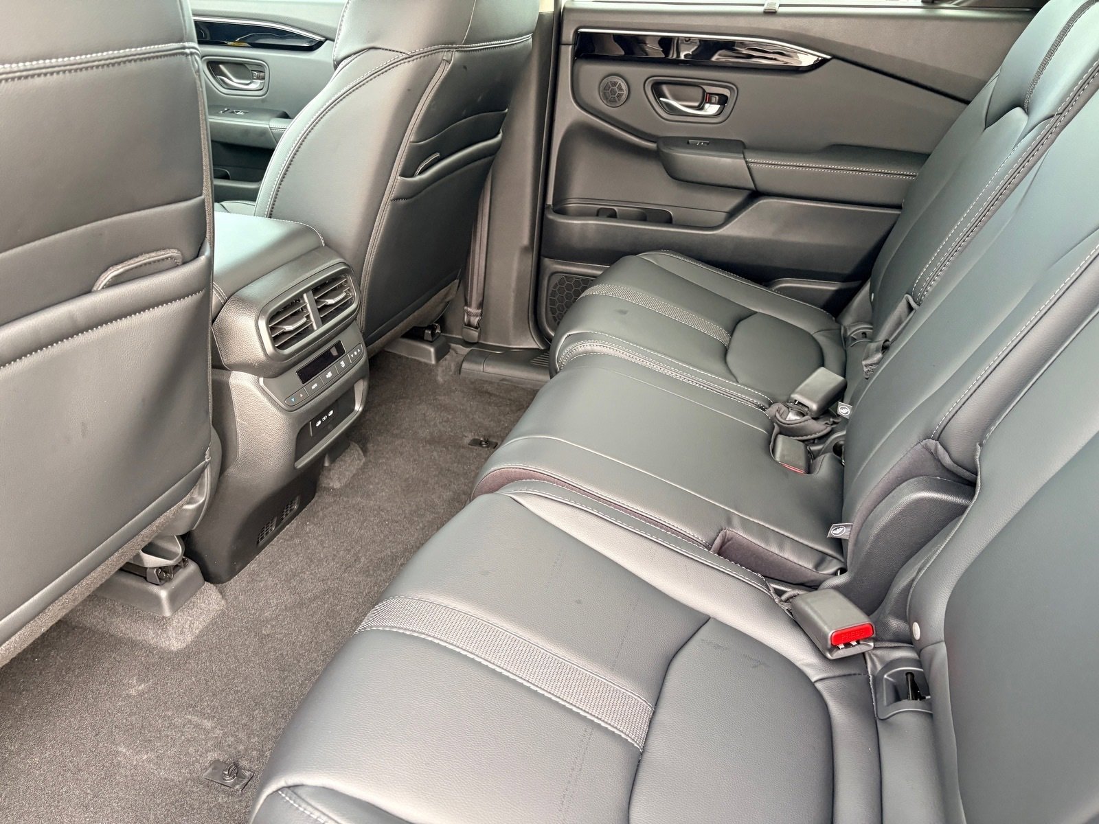 New 2025 Honda Pilot Touring image 18