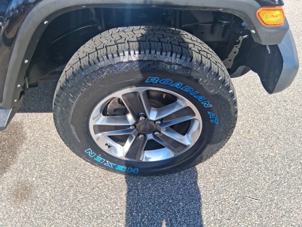 Used 2021 Jeep Wrangler Unlimited Sahara image 9