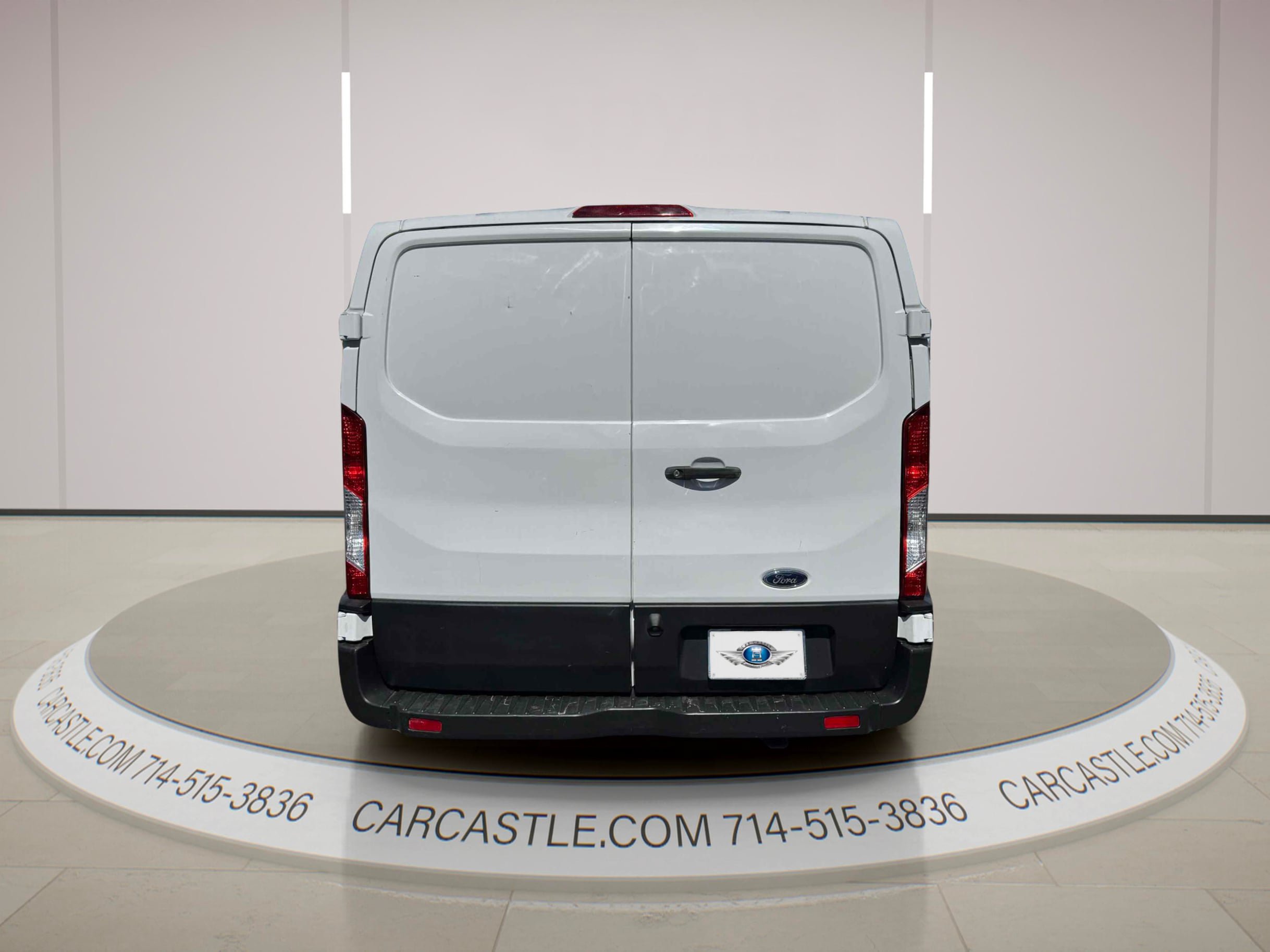 Used 2019 Ford Transit 250 130 Low Roof RWD image 4